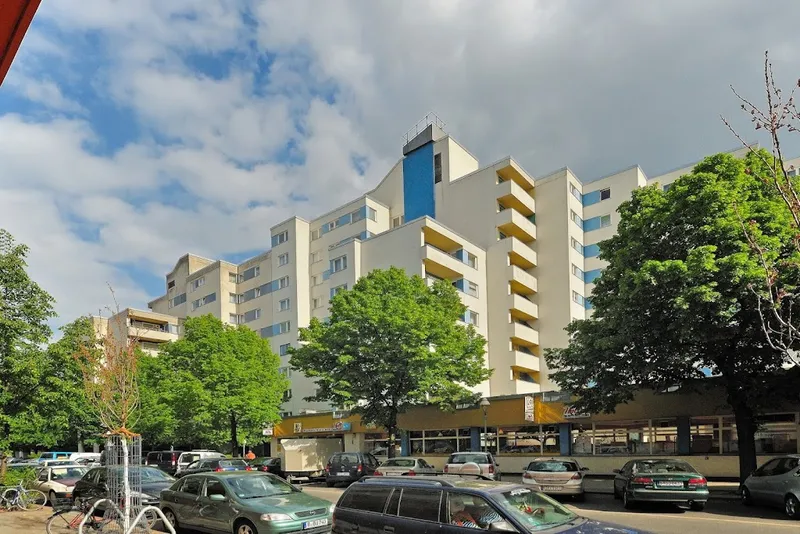 Singlewohnung braucht neuen Anstrich! — photo 1